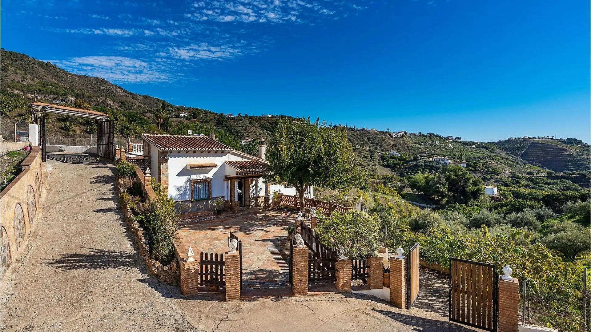 Amazing Home In Frigiliana With Kitchen